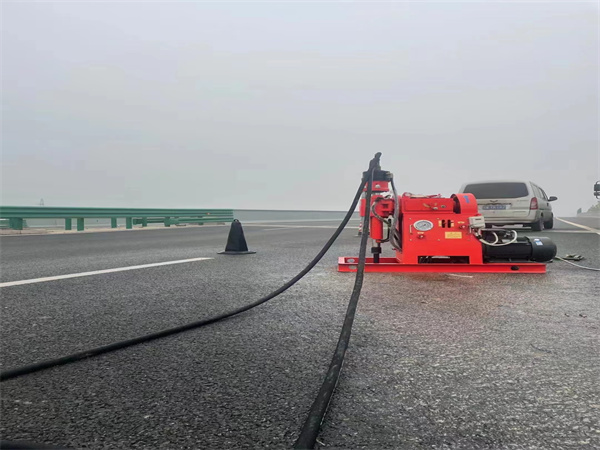 桦南马路路基路面开裂下沉注浆加固灌浆