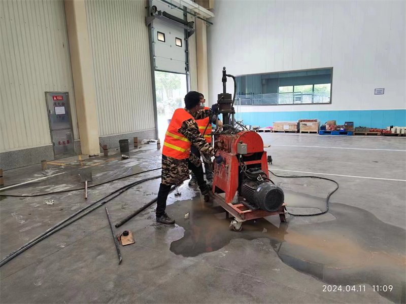 桦南厂房地面下沉塌陷注浆加固施工